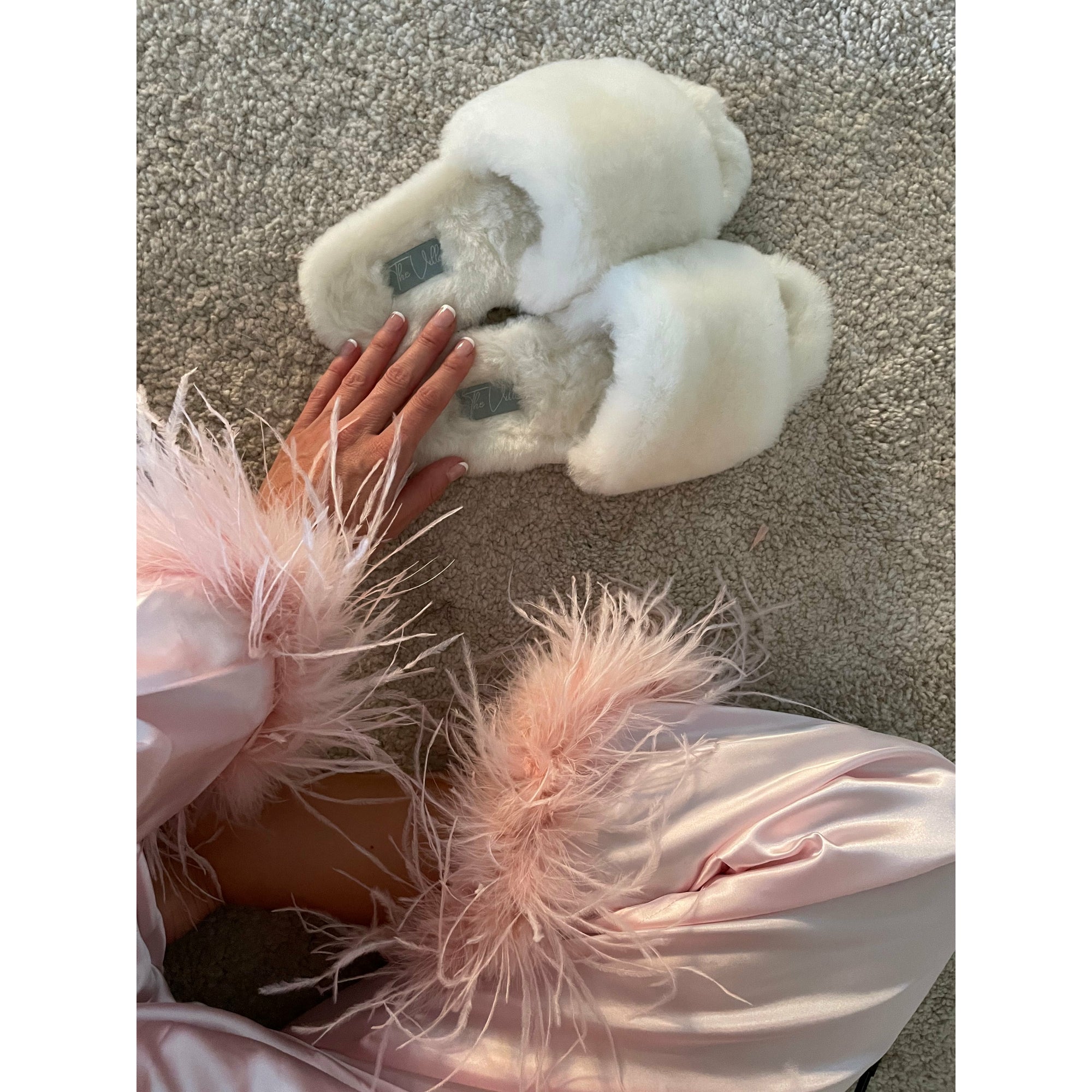The Fluffiest Slippers in the World - White - The Villa
