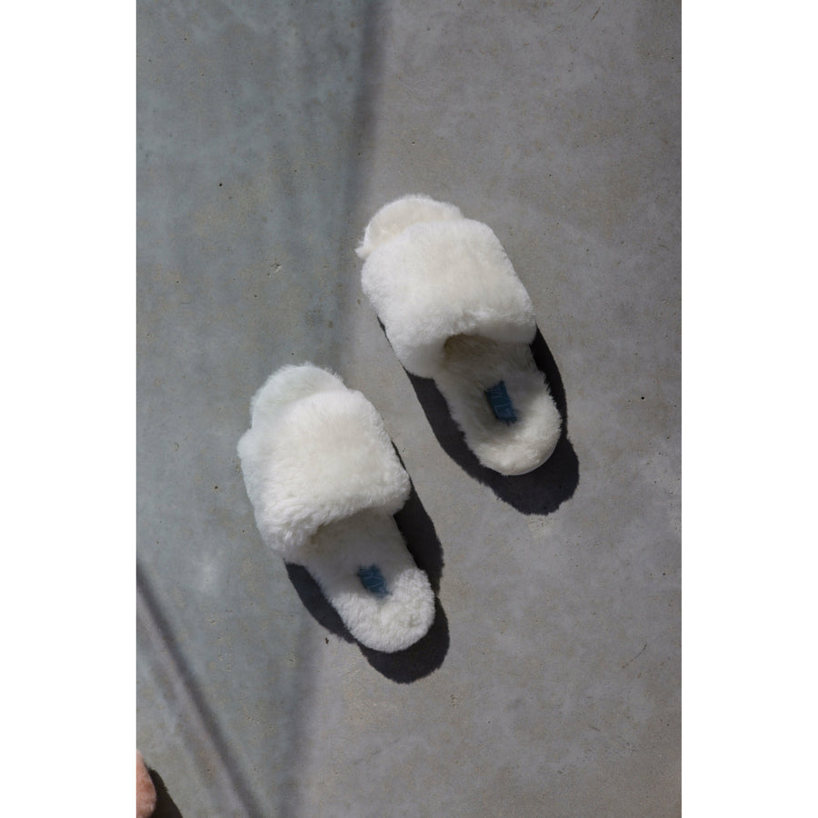 The Fluffiest Slippers in the World - White - The Villa